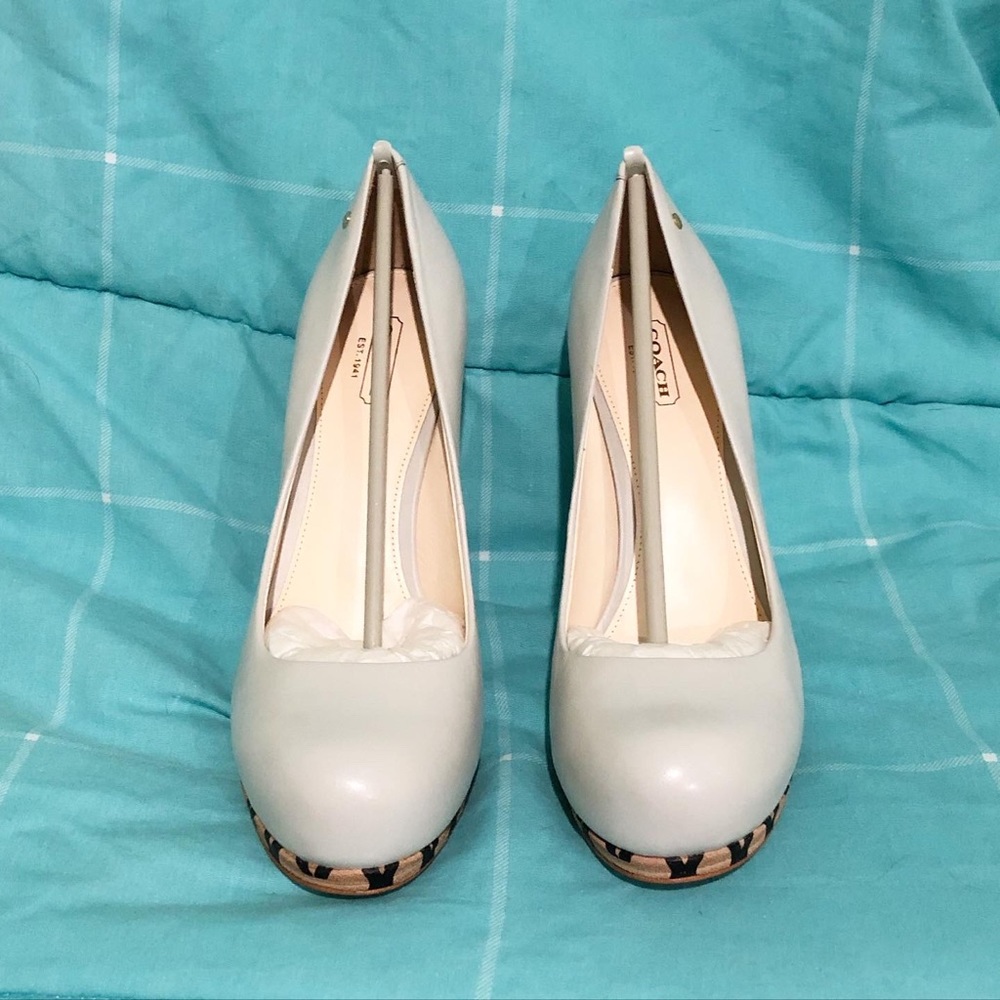 NIB Coach Alexa Parchment Leather Pump - Picture 3 of 6